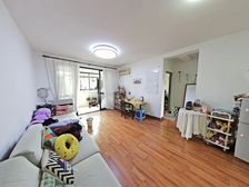 好房源必看(一梯两户,小区中心位置)采光充足,环境优美