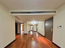 近地铁 高区南北通 交通出行方便 对面是学校 看房随时