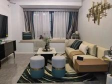 观音桥步行街旁 出门轻轨站 随时看房 !