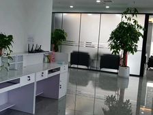 金水东路沿线高铁站商圈,双地铁口。豪华装修450平赔钱租。