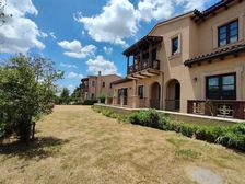 御品园林次新小区 中心位置 朝南1000平花园 临河