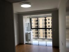 实拍二手房!配套设施完善!产证清晰无纠纷!送精装修!满五