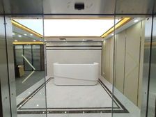 豪华装修 绿地之窗 电梯口 电动双开门 全新家具 等您入驻