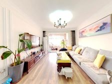 总价合适,低楼层出行便利,没有遮挡