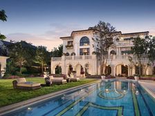 独栋现房,独门独院,花园,,私家电梯厅,车位4个