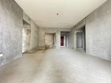 191平大平层五房 一家四口居住很安逸 还可以做加个书房