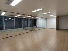 荣灿中心158平全新装修 大工区 随时看房