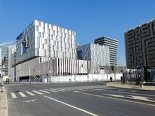 浦东世博十字路口玻璃展面,国企直租,适合展厅,银行等