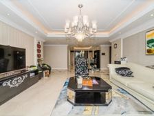 品质小区,人车分流,送两个产权车位,已买急售,价格空间可谈。