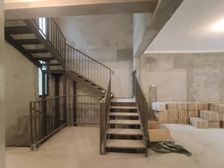 浦东临港保利蔚蓝林语 南向四室毛坯 满五住宅