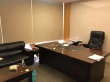 德威大厦430平 采光十足 户型方正 带家具出租 随时看房