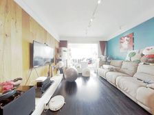 精装两居 单价3.18万 有地下室 看房方便 房龄新