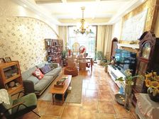 一跃二带60平庭院 精装田园风叠拼低价出售 带电梯