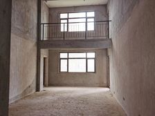 九龙湖花园一区复式 小区对面师大 好楼层有车位 诚心可谈急