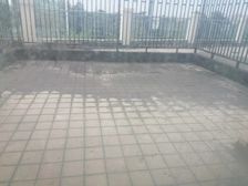 常平公园旁边,万科物业中央公园毛坯三房,带二个平台