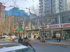 真门脸临塔北路通源街交口紧邻餐饮一条街