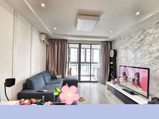 电梯高区楼层,近地铁出行方便,此房带车位,满五税低,接受置换