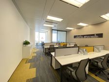 市区地标建筑恒隆共享办公精装带家具!随时拎包办公!4加1格局