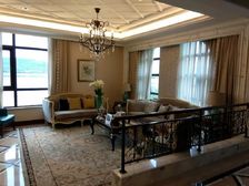 中铁琥珀湾 河道景观联排别墅 215米185万 室内可观海景