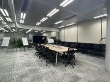 琶洲磨碟沙地铁口上 几百万装修的办公室 整层出租