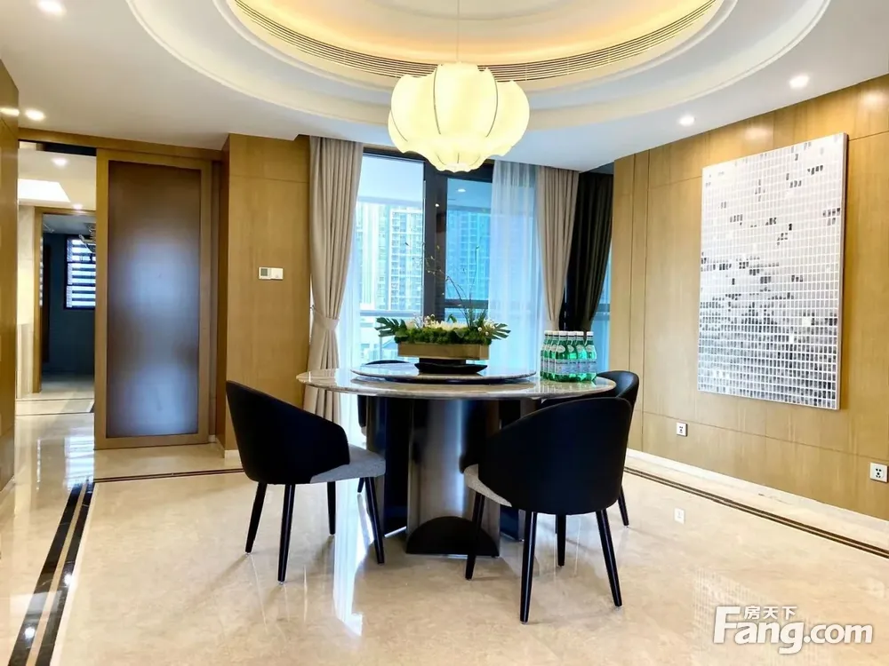 珠江新城 颐德公馆 豪华装修大四房 南北对流 家私家电齐全