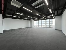 经开区金融街 联合金融 世金 900平 精装修降价急租,