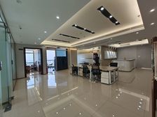 佳兆业中心 高层办公 260 装修靓 带办公家具 价格可谈