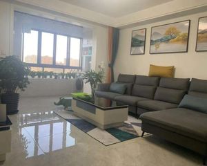 绿地金山名邸 90平3居 南北向精装修