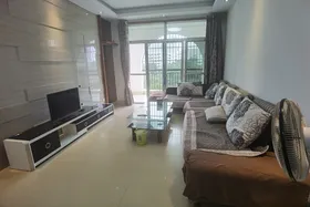 青秀区凤岭佳园三房两卫2200月精装配齐地鉄口高层随时看房