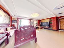 近地铁 五四广场 小区少有的户型 三层复式 海景房 装修好