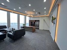 郑东地标 绿地双子塔 445平5隔 装修如图 家具可调换