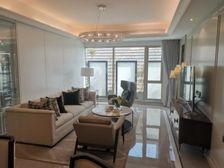 首付200万地铁口的豪宅叠拼 面积230平 送地下车位 急售