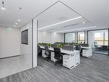 金长安 一口价 3房间+24工位 高区东北向 视野好 拎包住