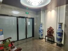 地铁口万达广场瀚海万商大厦精装245平米写字楼出租带家具