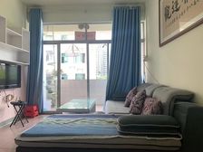 还有43平的住宅,客入户,还朝南,价格才2.7万的单价!