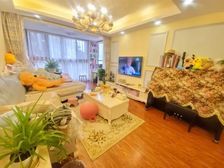 新出 经典小A 邻近体育馆 房东已买三房,房降50万急售