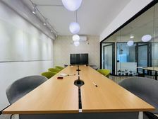 租赁部直租:新中关大厦 388平米 户型方正 特价急租 条件