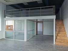 3.4.7镇坪路地铁250平精装双面采光 独立空调 浦发广场