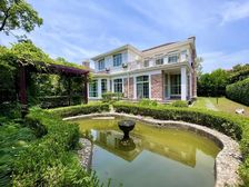 经典美式风格独栋别墅 位置安静私密 花园集中停车方便