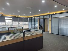 CBD世贸大厦200平4房间,精装落地窗,5号线众意西路站