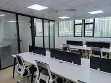 独立空调100平米全新装修2隔断 10个工位拎包入住浦发广场