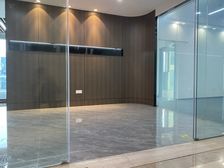 高品质楼盘 绿地新都会 300平带家具 朝南 现代风装修