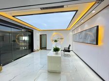 高层朝东 绿地之窗260平实拍 全套家具 视野好 格局合理