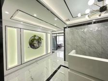 高层双面采光 绿地之窗280平实拍 精致装修 带家具 随时看