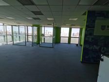 中海广场 位置繁华 交通便利 办公舒适 视野开阔 免费选址