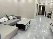 单价万字开头现房 15万 金装送产权车位 可公积金贷款