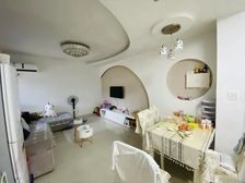 次新小区,置换降价18万急售,送婚房装修,可迁 ,房东包税.