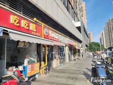 纯一楼,双开间,层高5,8米,门口自带停车位