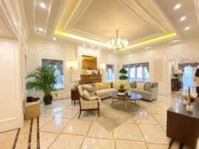 大虹桥稀有独栋,非实际价格,花园占地一千平临河