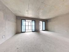 二期中间楼层 位置安静 四房前后视野开阔 随时看房